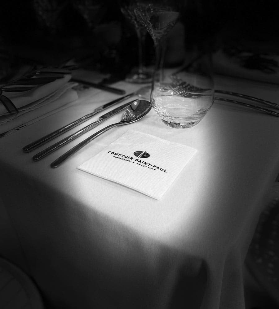01-image-restaurant-dusfour-traiteur-tapas-boissons-cuisine-planche-charcuterie-fromages-vins-buffet-soiree-mariage-montpellier